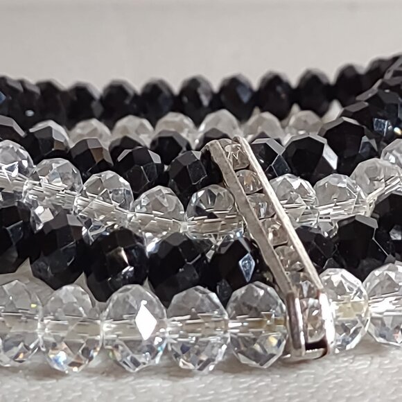 Black And Clear Glass Bead Stretch Bracelet - Picture 2 of 6